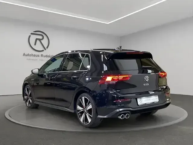 Second-hand VW Golf VIII GTD 200 CP (147 kW) 2021 Negru Berlinǎ