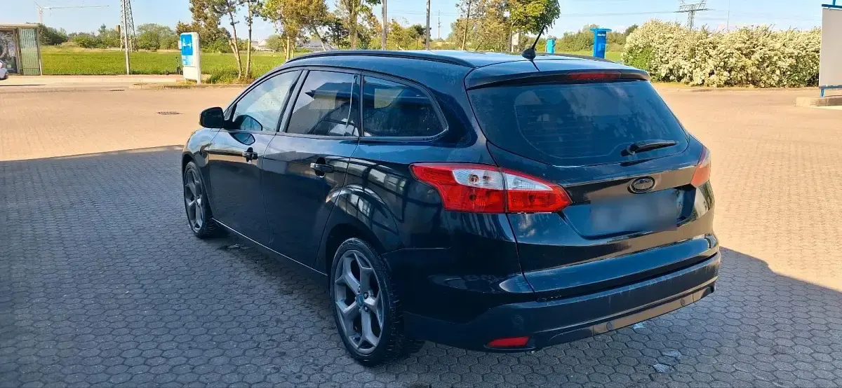 Gebraucht Ford Focus 115 PS (84 kW) 2012 Schwarz Kombi