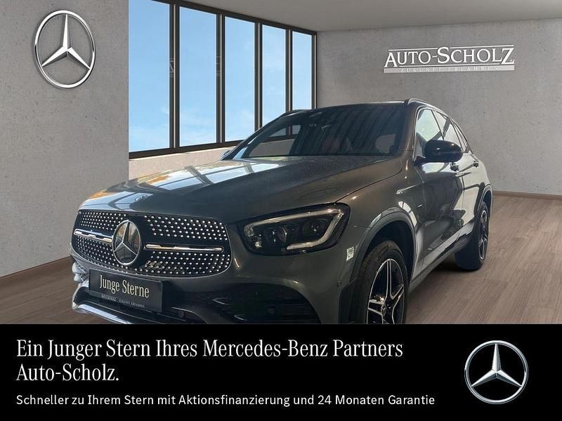 Grau Gebraucht 2021 Mercedes GLC300e AMG SUV | 37.853 € (Fairer Preis) - Bild 1/4
