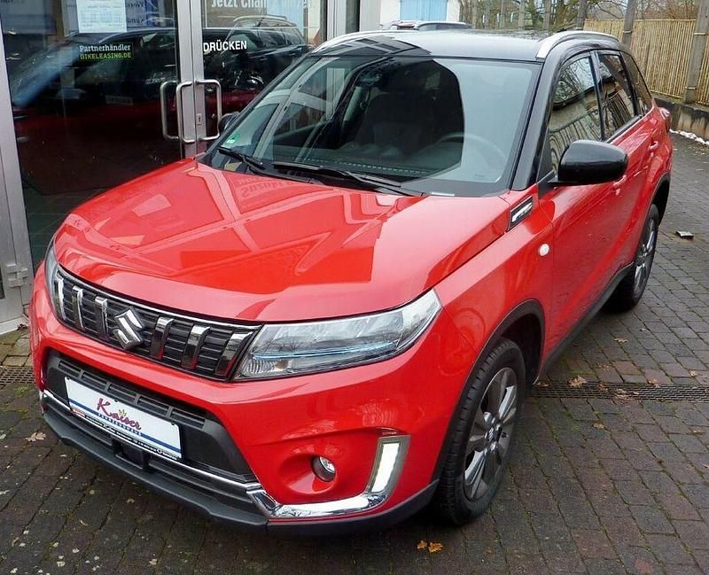 Rot Gebraucht 2022 Suzuki Vitara Comfort SUV | 18.590 € (Fairer Preis) - Bild 1/4