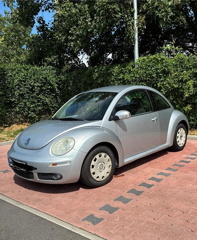 Grau Gebraucht 2008 VW Beetle Limousine | 3.920 € (Fairer Preis) - Bild 1/4