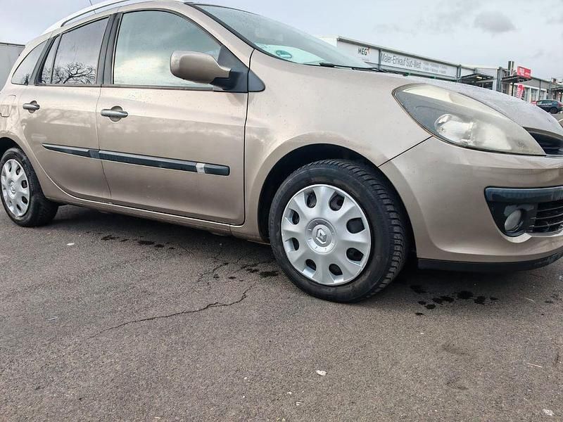 Gebraucht Renault Clio II Dynamique 101 PS (74 kW) 2008 Beige Limousine