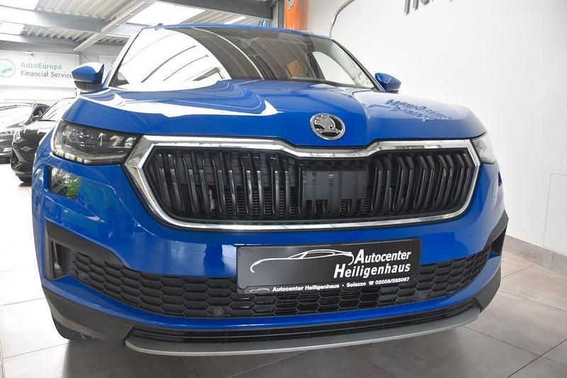 Blau Gebraucht 2022 Skoda Kodiaq Tour SUV | 21.480 € (Guter Preis) - Bild 1/4