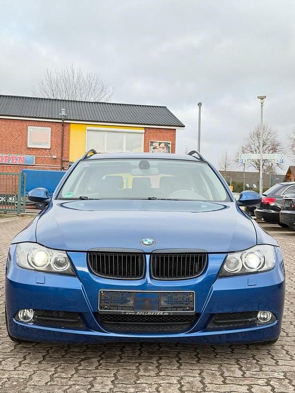 Gebraucht BMW 320 150 PS (110 kW) 2006 Blau Kombi