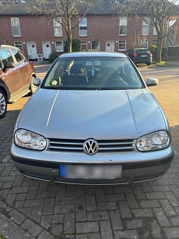 Gebraucht VW Golf IV 105 PS (77 kW) 2002 Silber Kleinwagen