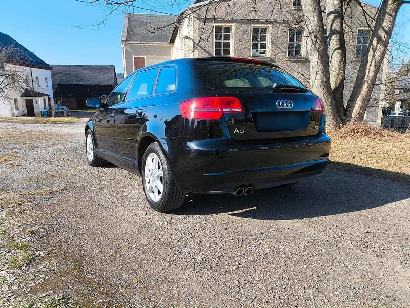Gebraucht Audi A3 Sportback 125 PS (91 kW) 2011 Schwarz Kleinwagen