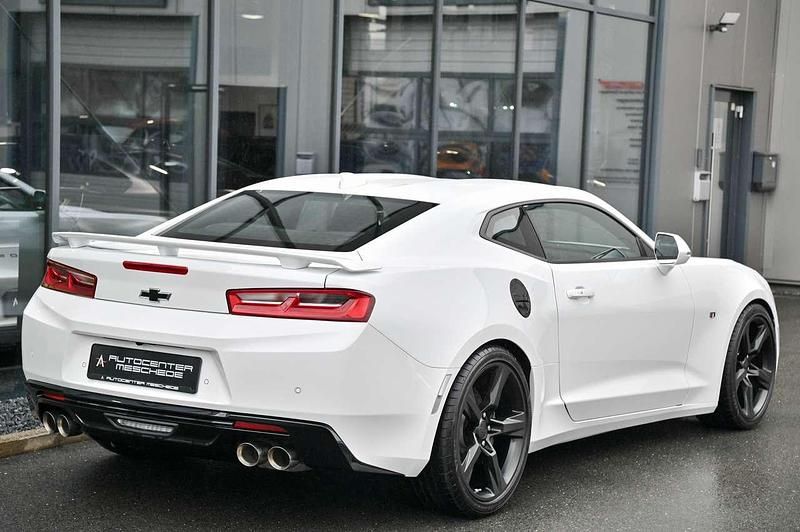 Gebraucht Chevrolet Camaro 453 PS (333 kW) 2019 Schnee weiã Coupé