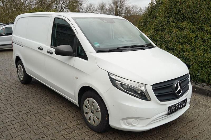 Gebraucht Mercedes Vito 163 PS (119 kW) 2020 Weiß Van