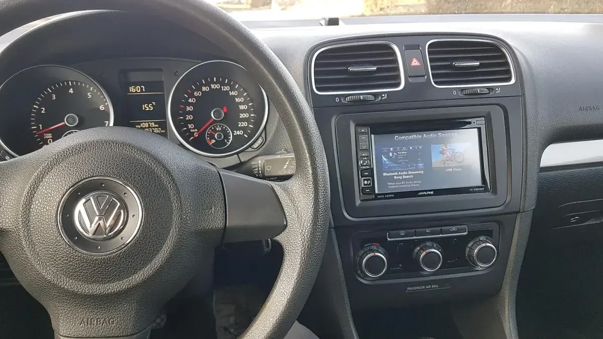 Używany VW Golf VI 80 KM (58 kW) 2009 Czarny Hatchback