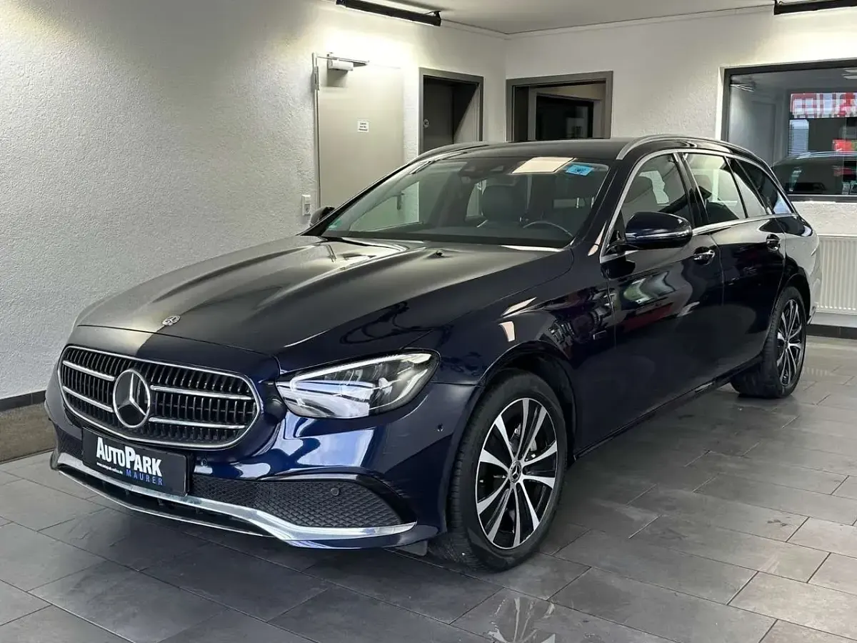 Gebraucht Mercedes E300 Avantgarde 194 PS (142 kW) 2020 Blau Kombi