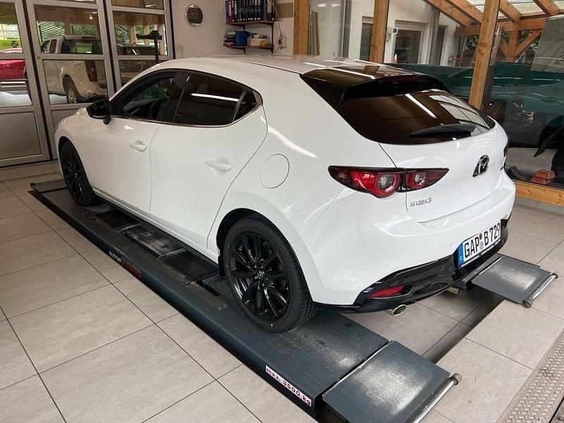 Neu Mazda 3 Homura-Line 140 PS (102 kW) 2025 Weiß Limousine