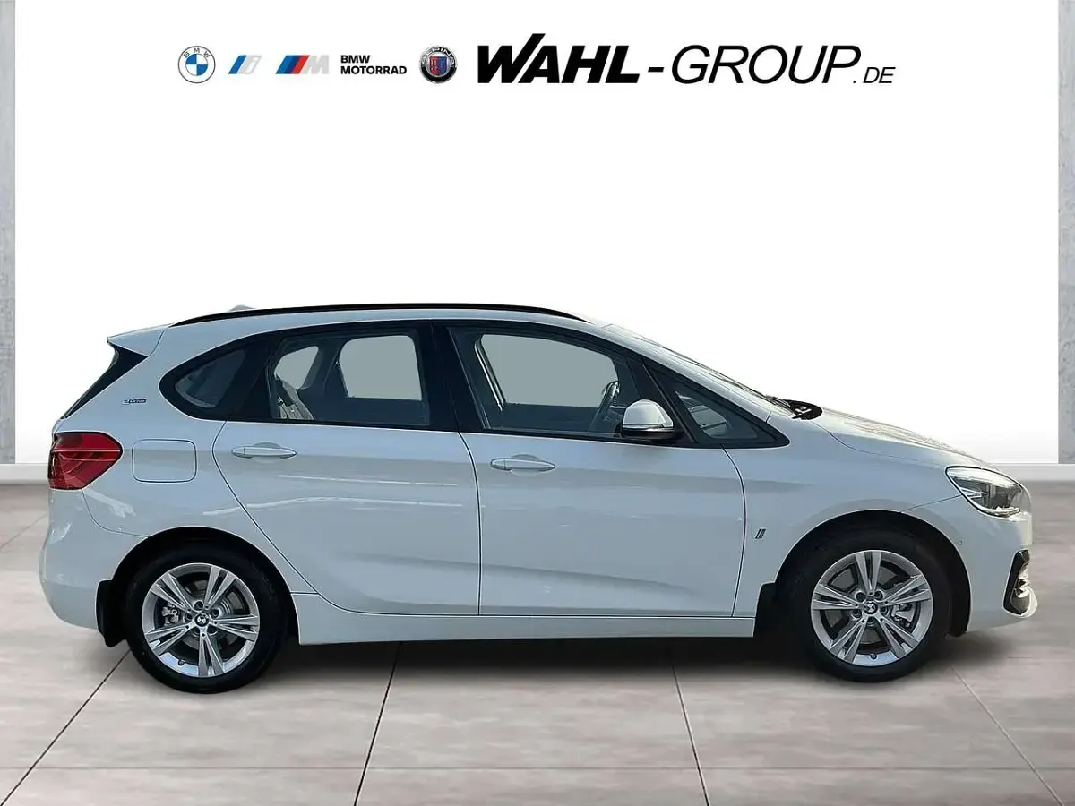 Gebraucht BMW 225 Active Tourer Advantage 224 PS (164 kW) 2019 Weiß Van / Kleinbus