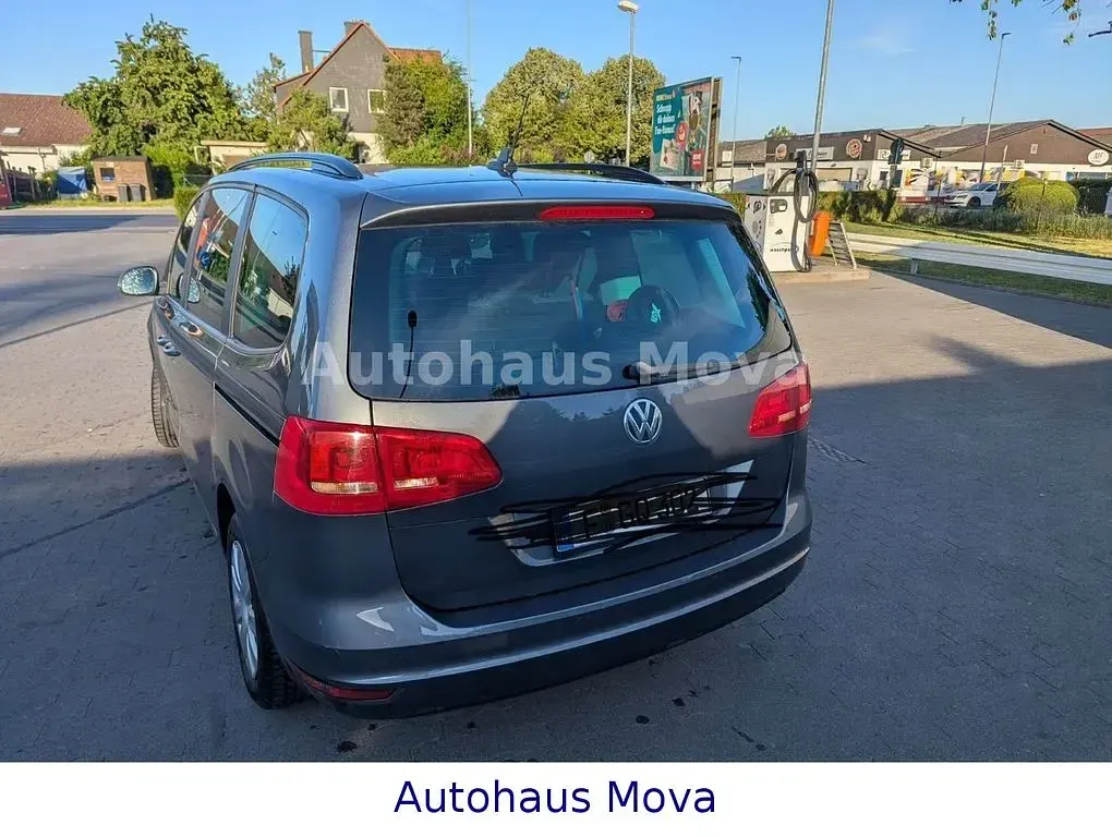 Gebraucht VW Sharan Trendline 140 PS (102 kW) 2011 Grau Van / Kleinbus