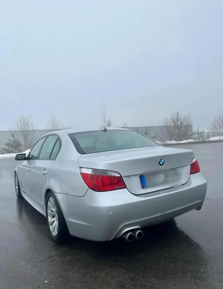 Gebraucht BMW 530 M Sport 258 PS (189 kW) 2005 Silber Limousine