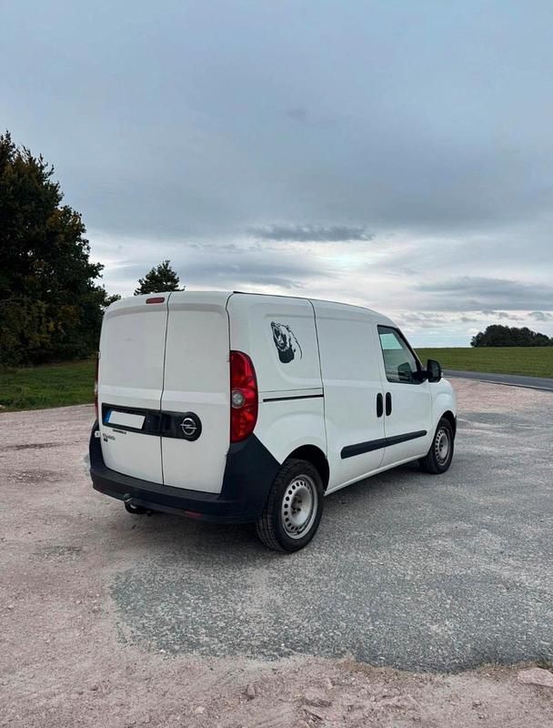 Gebraucht Opel Combo 95 PS (69 kW) 2017 Weiß Van / Kleinbus