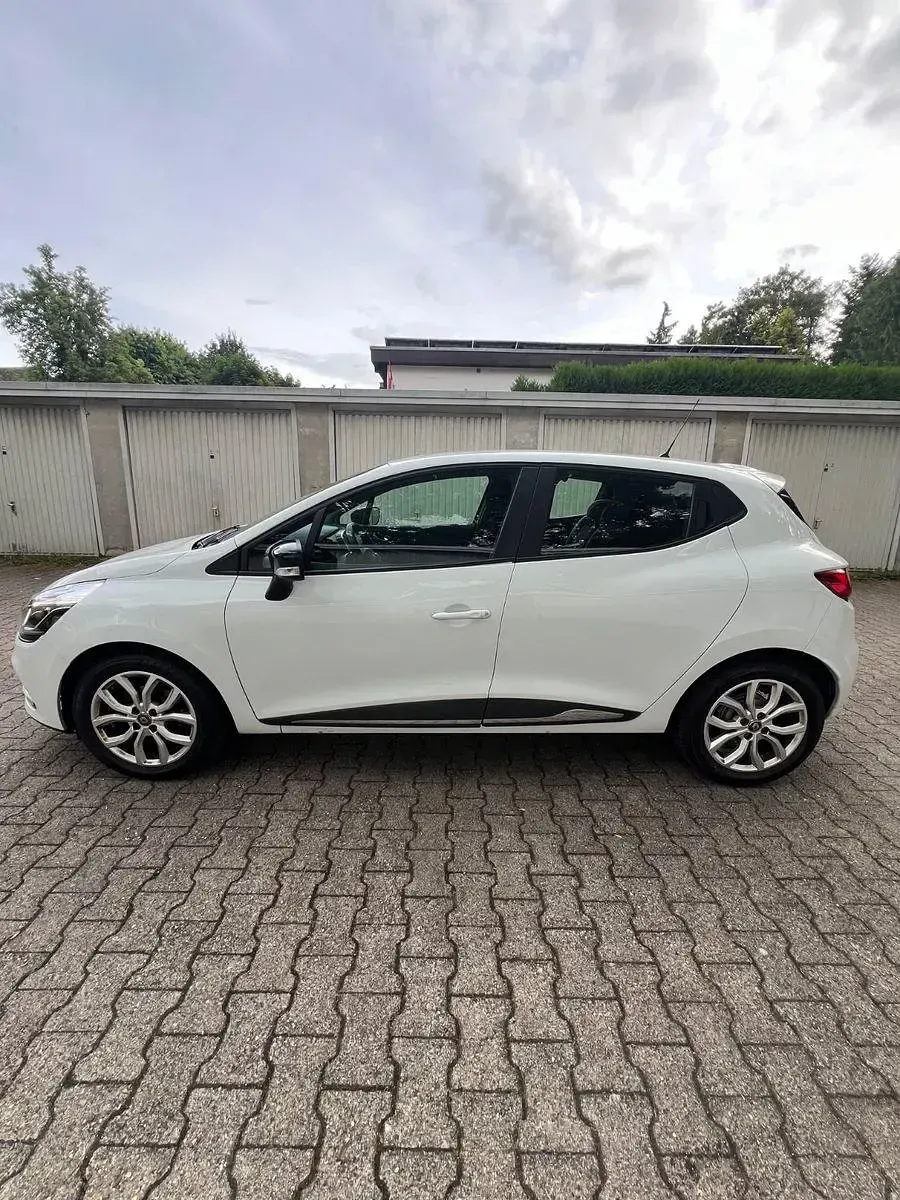 Gebraucht Renault Clio Collection 76 PS (55 kW) 2020 Weiß Kleinwagen