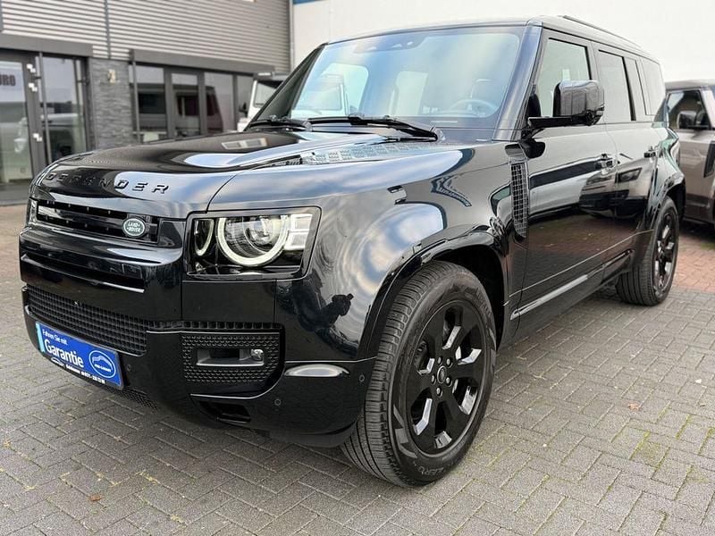 Schwarz Gebraucht 2025 Land Rover Defender SE Dynamic SUV | 85.800 € (Superpreis) - Bild 1/4