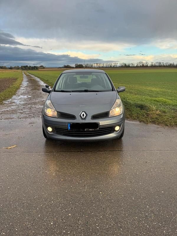 Blau Gebraucht 2006 Renault Clio III Kleinwagen | 2.500 € - Bild 1/4