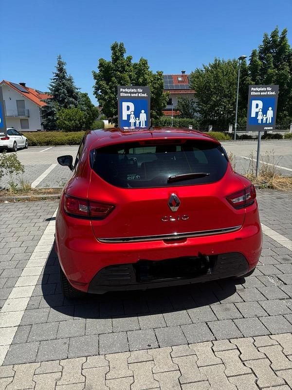 Rot Gebraucht 2019 Renault Clio IV Kleinwagen | 9.400 € (Fairer Preis) - Bild 1/4