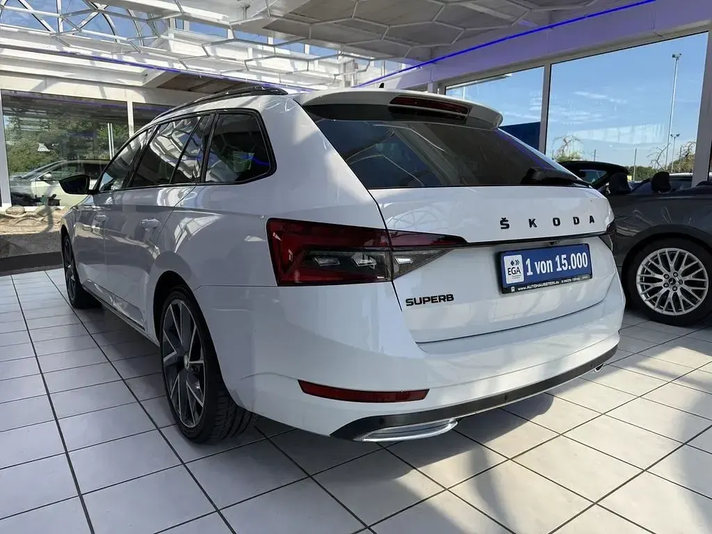 Gebraucht Skoda Superb SportLine 200 PS (147 kW) 2023 Moonweiss metallic (metallic) Kombi