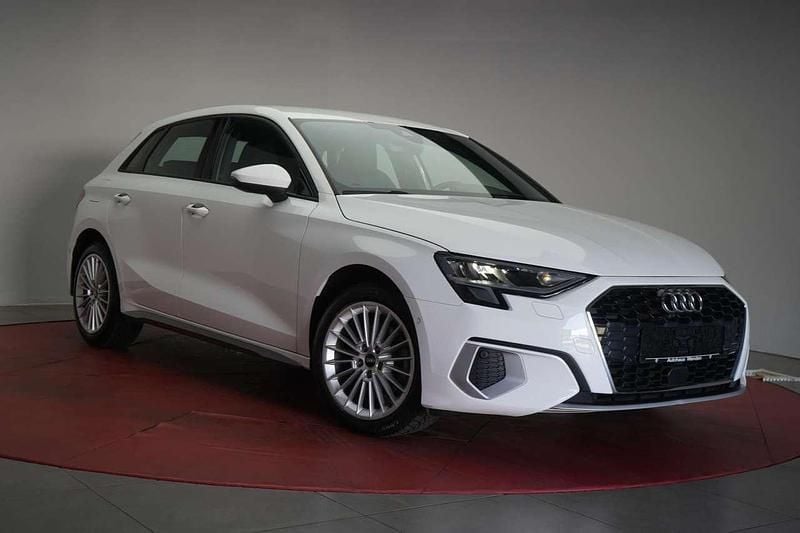 Ibis white Gebraucht 2022 Audi A3 Sportback Advanced Kombi | 23.990 € (Guter Preis) - Bild 1/4
