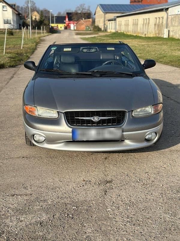 Gebraucht Chrysler Stratus 163 PS (119 kW) 1999 Silber Limousine