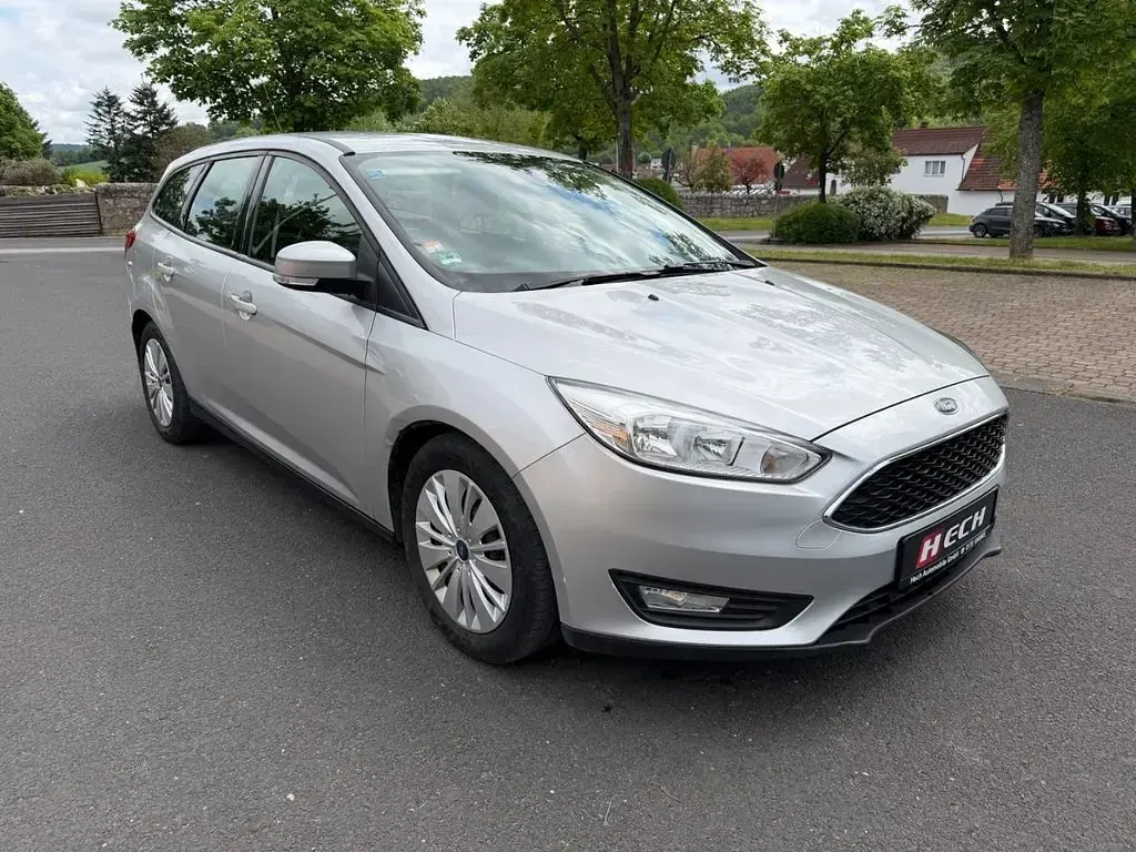 Gebraucht Ford Focus Business Edition 120 PS (88 kW) 2016 Silber Limousine