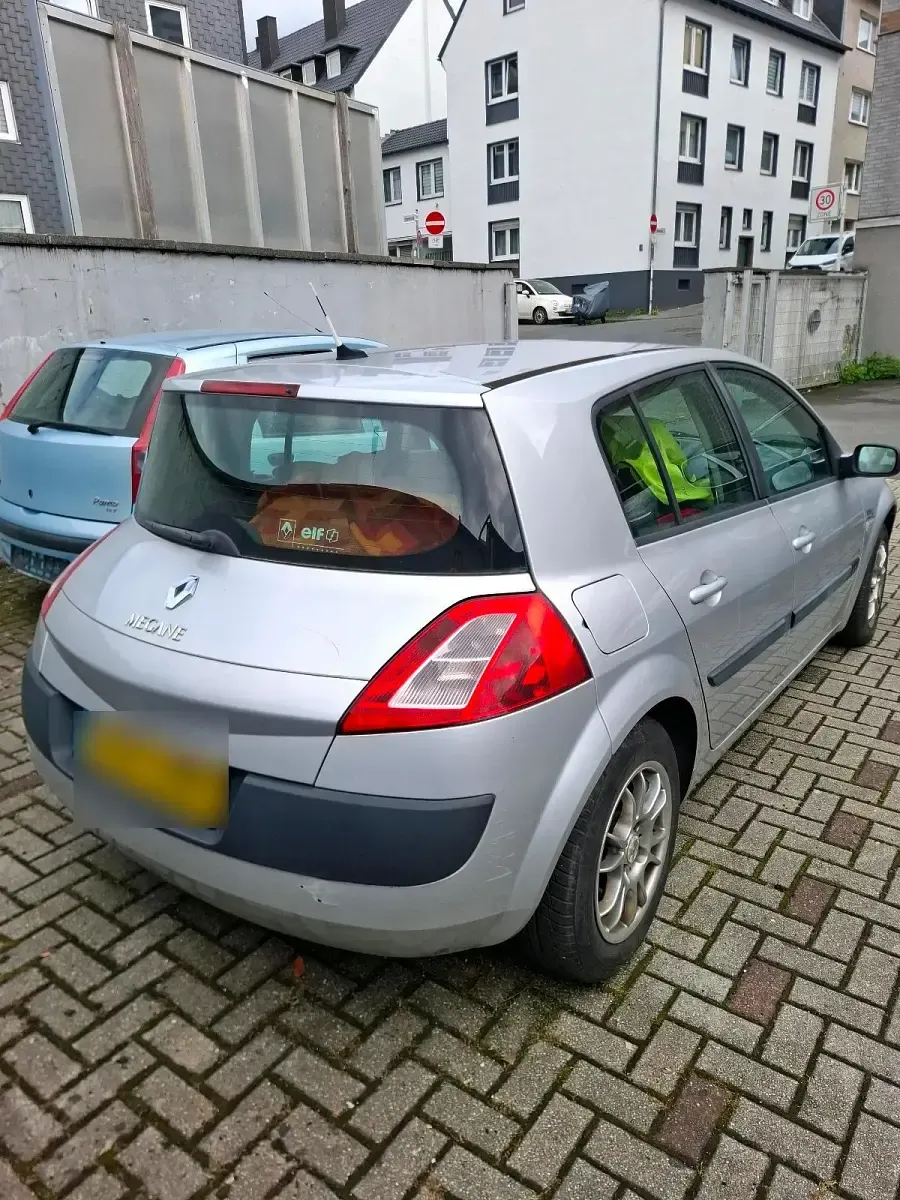 Gebraucht Renault Mégane 106 PS (77 kW) 2005 Silber Limousine