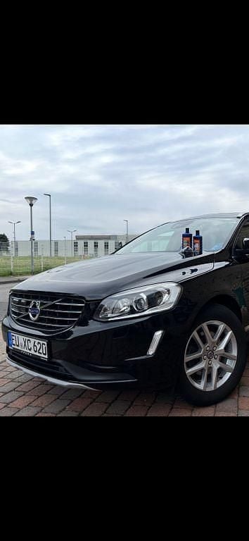 Schwarz Gebraucht 2016 Volvo XC60 Summum SUV | 18.700 € (Fairer Preis) - Bild 1/4