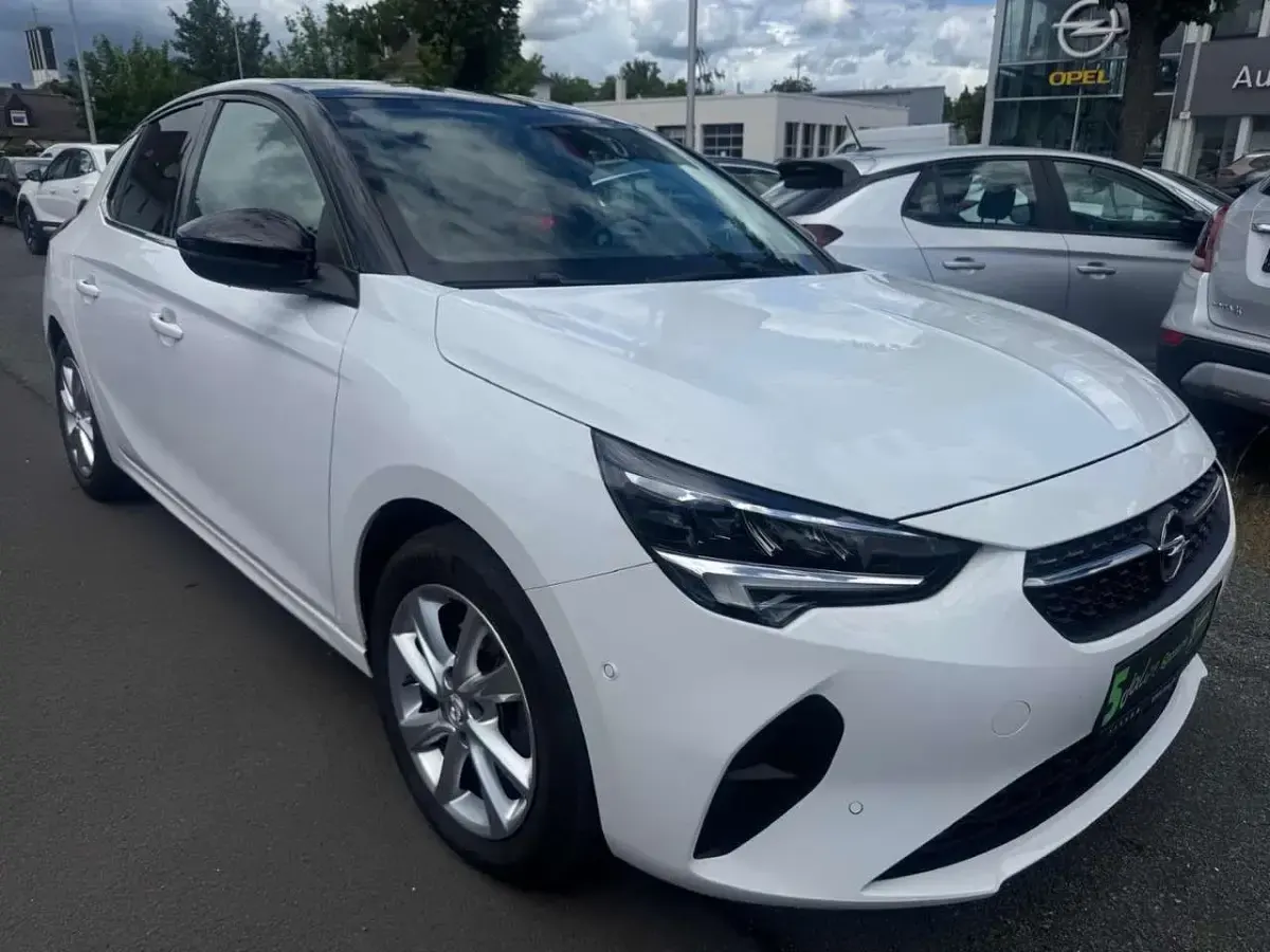 Gebraucht Opel Corsa Elegance 101 PS (74 kW) 2023 Jade weiss/arktis weiss Kleinwagen