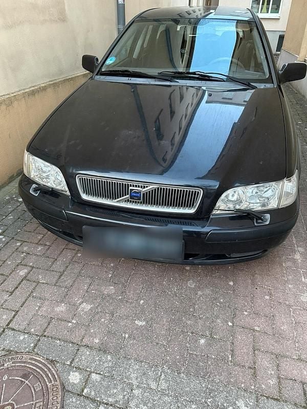 Gebraucht Volvo V40 122 PS (89 kW) 2003 Schwarz Kombi
