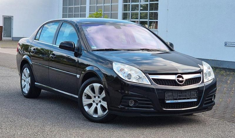 Saphirschwarz/black sapphire Gebraucht 2008 Opel Vectra Edition+ Limousine | 3.999 € (Fairer Preis) - Bild 1/4
