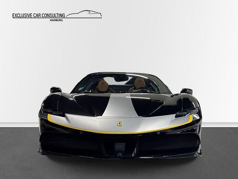 Gebraucht Ferrari SF90 1001 PS (736 kW) 2022 Schwarz Cabrio