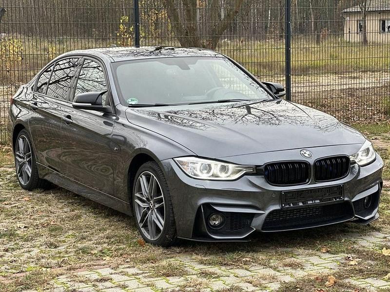 Grau Gebraucht 2013 BMW 318 Limousine | 6.200 € (Superpreis) - Bild 1/4