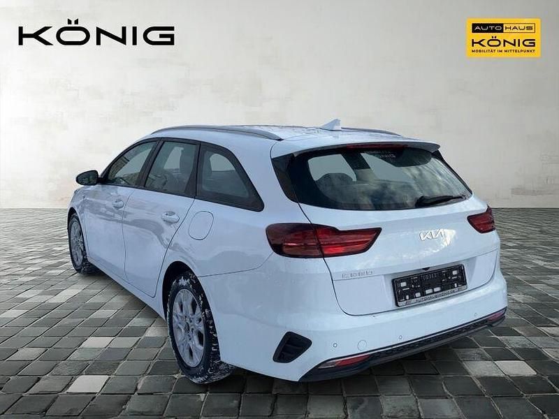 Gebraucht Kia Ceed Edition 7 101 PS (74 kW) 2023 Weiß Kleinwagen