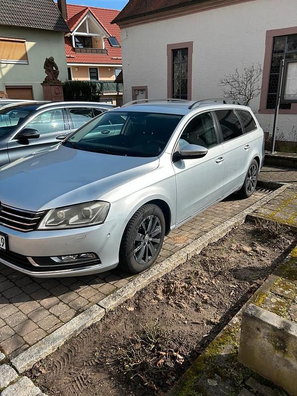 Gebraucht VW Passat 140 PS (102 kW) 2013 Silber Kombi