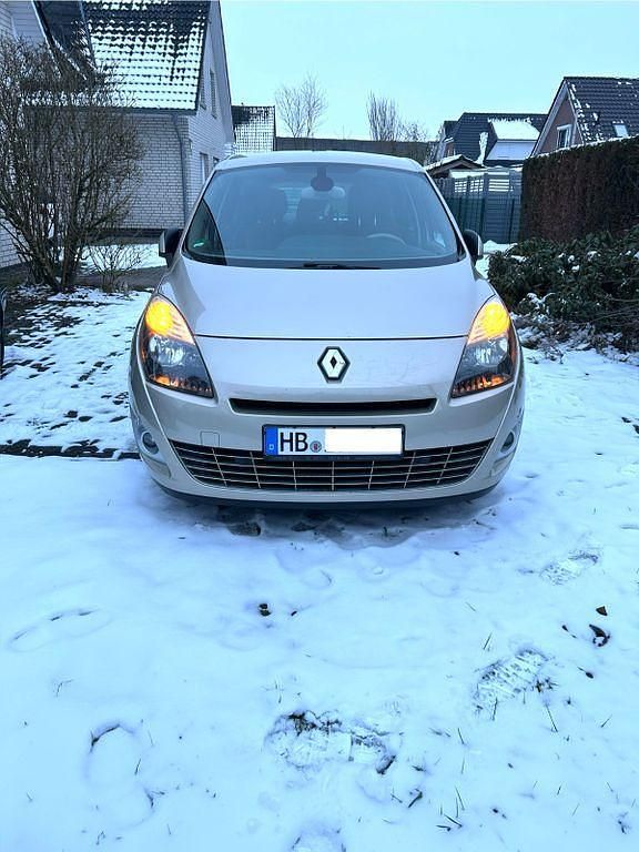 Gebraucht Renault Grand Scénic III Luxe 131 PS (96 kW) 2010 Beige Van / Kleinbus
