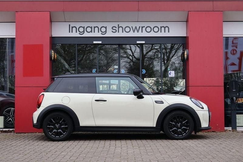 Gebraucht Mini Cooper 136 PS (100 kW) 2023 Weiß Kleinwagen
