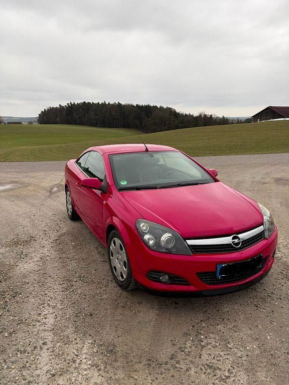 Gebraucht Opel Astra Cabriolet 140 PS (102 kW) 2008 Rot Cabrio