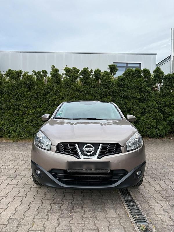 Braun Gebraucht 2011 Nissan Qashqai SUV | 4.500 € (Superpreis) - Bild 1/4