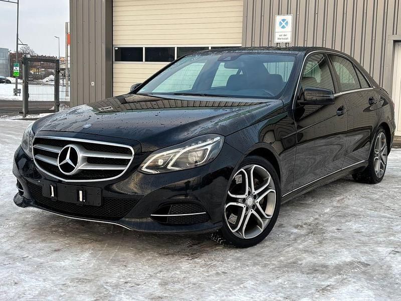 Schwarz Gebraucht 2014 Mercedes E350 Avantgarde Limousine | 13.499 € (Guter Preis) - Bild 1/4