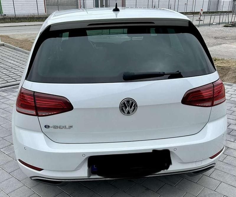 Gebraucht VW e-Golf 100 kW (136 PS) 2020 Weiß Kleinwagen