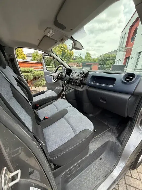 Gebraucht Opel Vivaro 125 PS (91 kW) 2018 Schwarz Van / Kleinbus