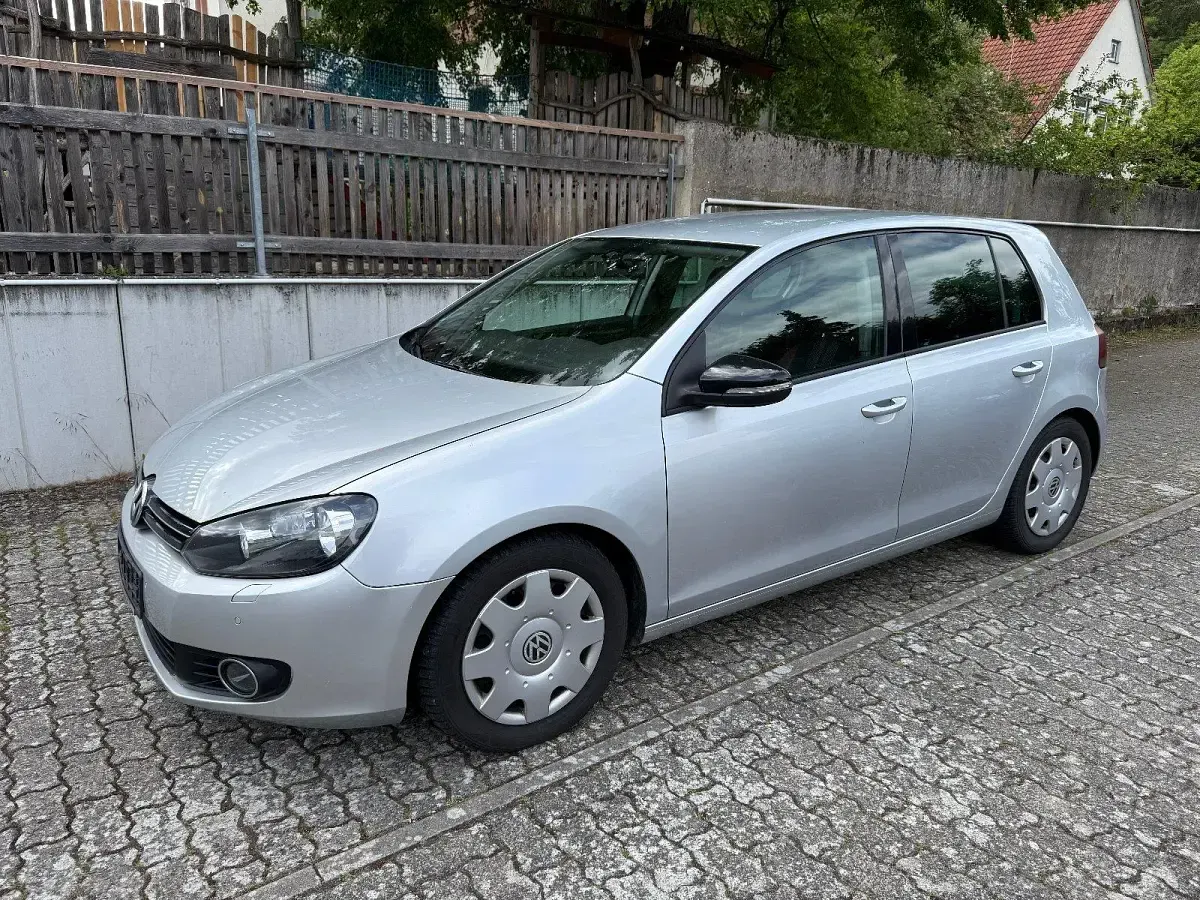 Gebraucht VW Golf VII Match 140 PS (102 kW) 2012 Silber Limousine
