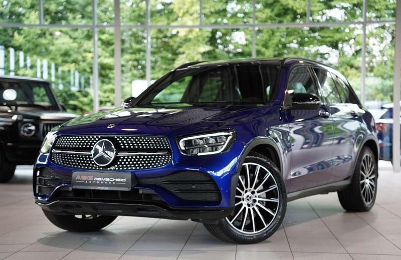 Blau Gebraucht 2019 Mercedes GLC220 AMG line SUV | 39.900 € (Etwas zu teuer) - Bild 1/3