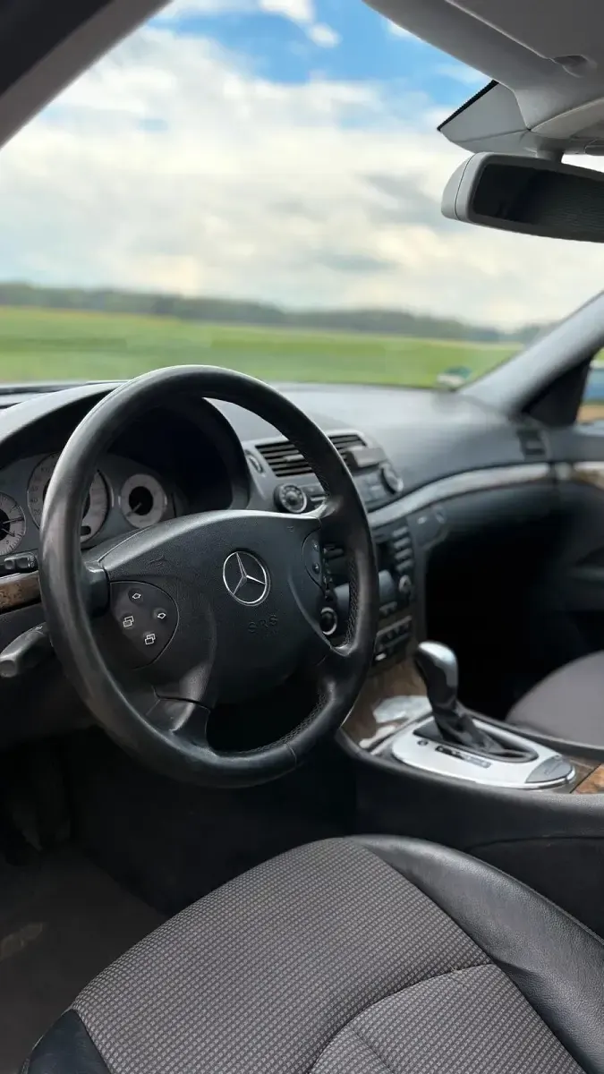Brugt Mercedes E280 190 HK (139 kW) 2004 Sølv Sedan
