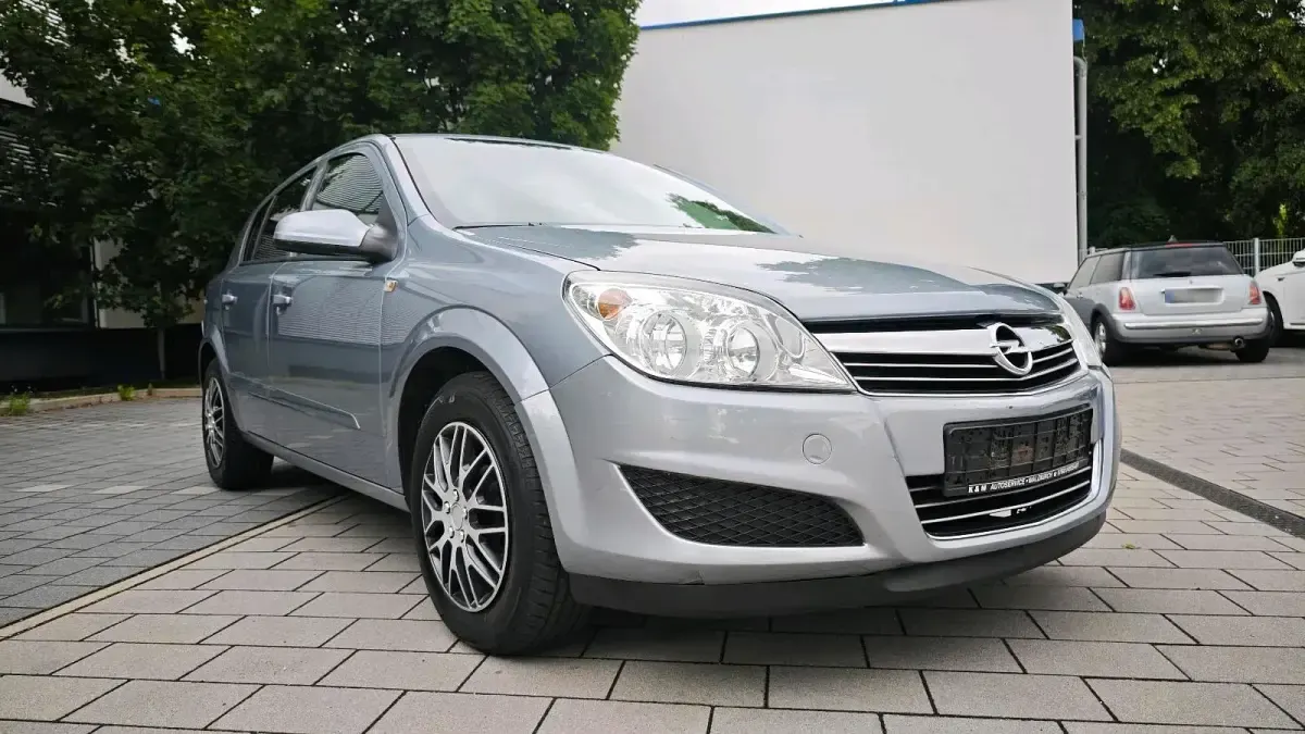 Gebraucht Opel Astra 105 PS (77 kW) 2007 Grau Kleinwagen