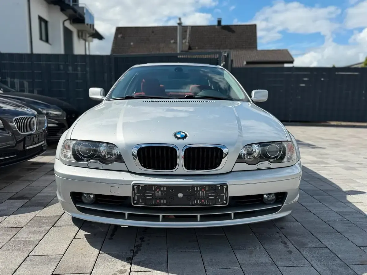 Gebraucht BMW 320 170 PS (125 kW) 2002 Silber Coupé