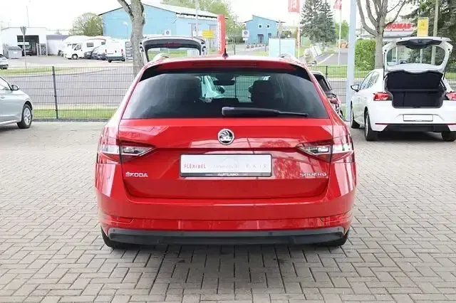 Gebraucht Skoda Superb 150 PS (110 kW) 2020 Rot Kombi