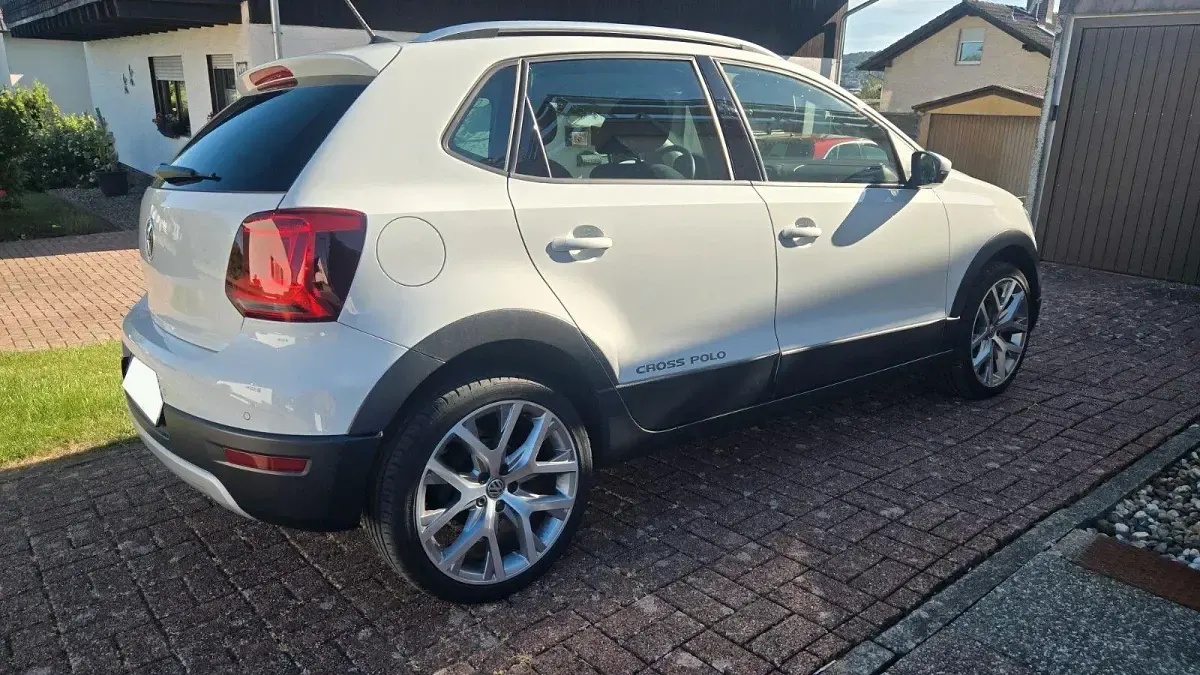 Gebraucht VW Polo Cross 110 PS (80 kW) 2016 Weiß Kleinwagen